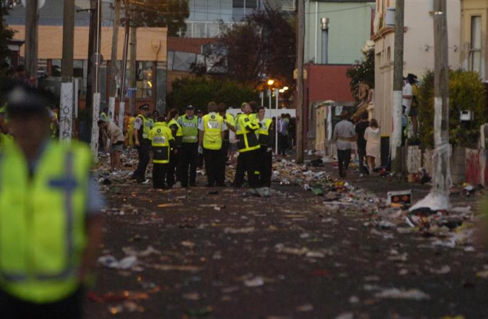 <b>8pm:</b> Dunedin police secure Hyde St and keep revellers out.