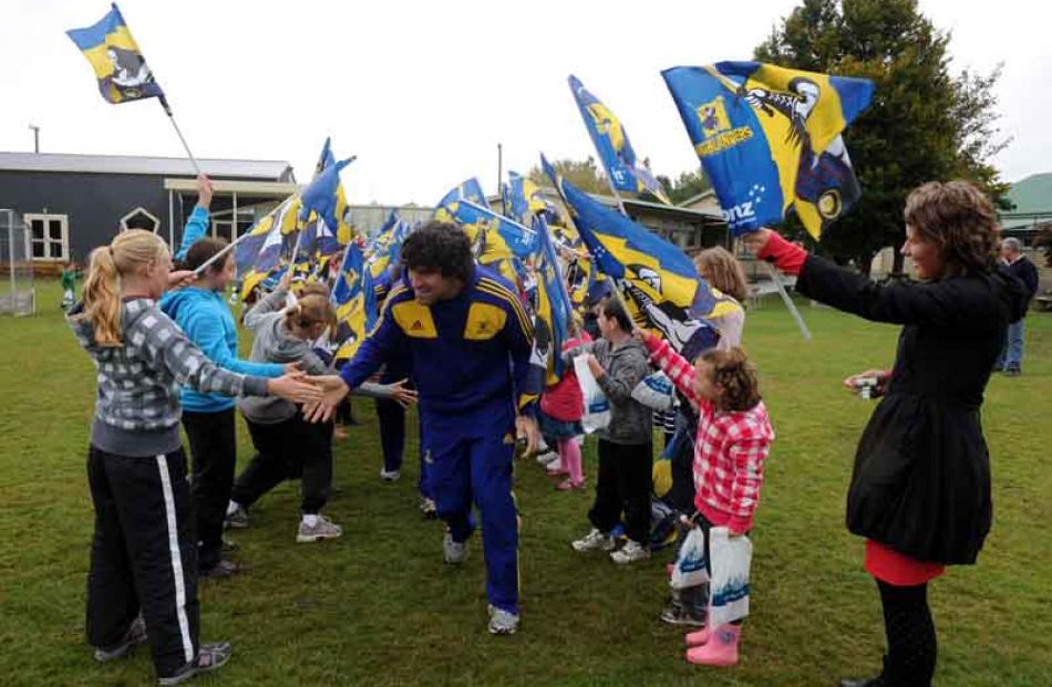 Highlanders at Tapanui school.