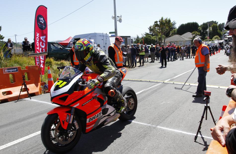 Johnny Lewis from Mahana sets off on his 2018 Ducati V4 1103cc. 