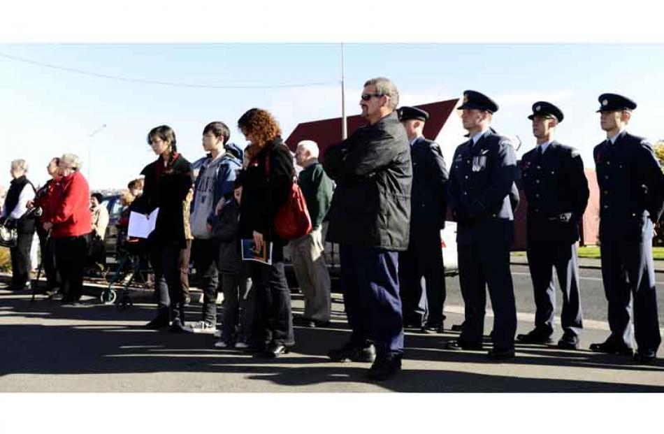 Members of the public pay their respects at the Anzac Day service at Montecillo  Veterans home on...