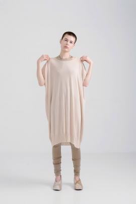 Lela Jacobs’ U dress (available at Company Store).