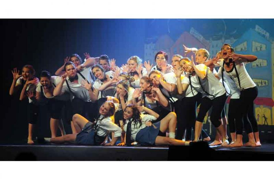 Waikatipu High School compete in the 2011 Stage Challenge.