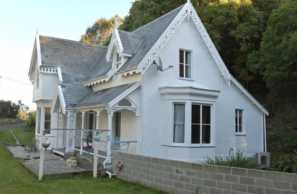 Some of the roof slates are original. The rest came from the demolition of nearby Carisbrook...