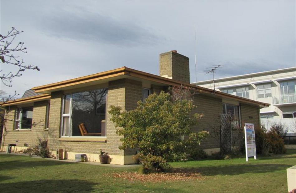 20 Dungarvon St: Town centre. Empty house next to the supermarket will be demolished and turned...