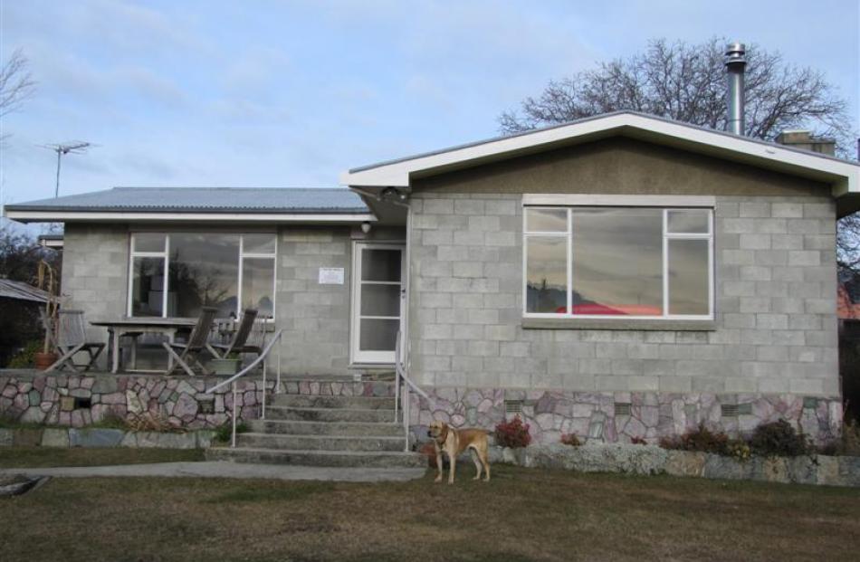 93 Ardmore St: Town centre. A concrete block house occupied by Snow Park Ltd. Proposed three...