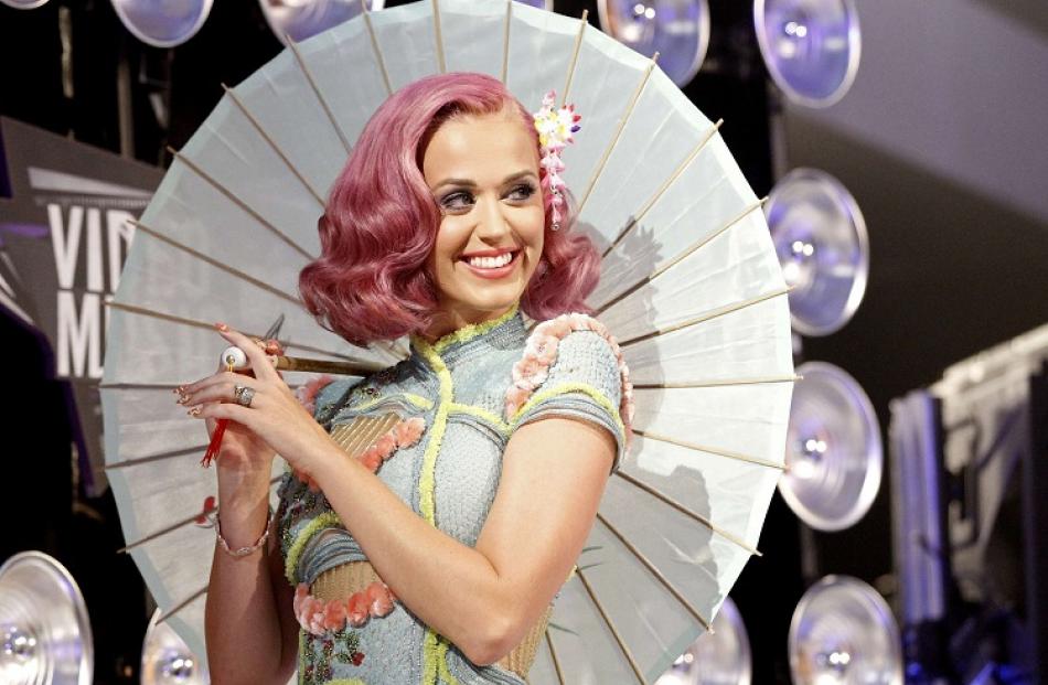 Singer Katy Perry had an eastern touch to her awards garb. Photo: REUTERS/Mario Anzuoni
