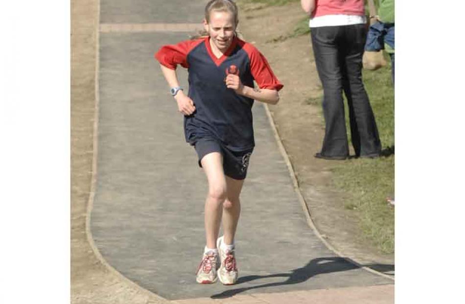 Anna Lindsay (13), who went on to win the Year 8 Girls' section.