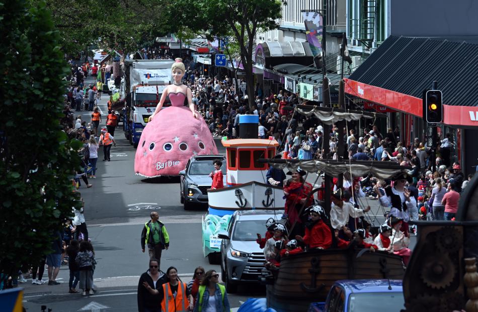 Thousands turn out for Dunedin Santa Parade Otago Daily Times Online News