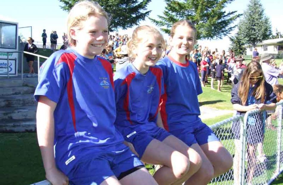 Sophie Aitken (12), Ella Little and Alex Hull (both 10), of Arrowtown Primary.