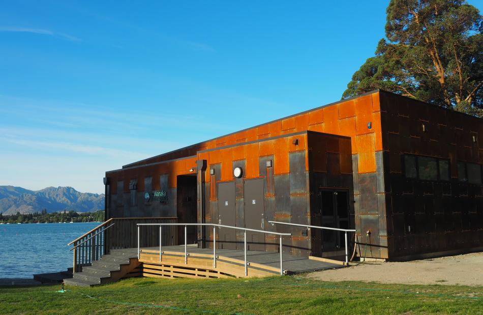 Wanaka Watersports Facility (Alistair Madill Architects).