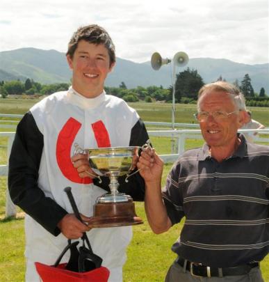 Brad Williamson and Eion Latimer with the Waimate Cup. Photos by Tayler Strong.