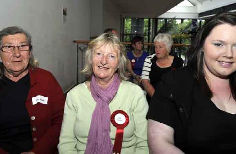 2010 Dunedin Stars Community Spirit Merit award winner Edna Wheeler (left), 2011 Community Spirit...