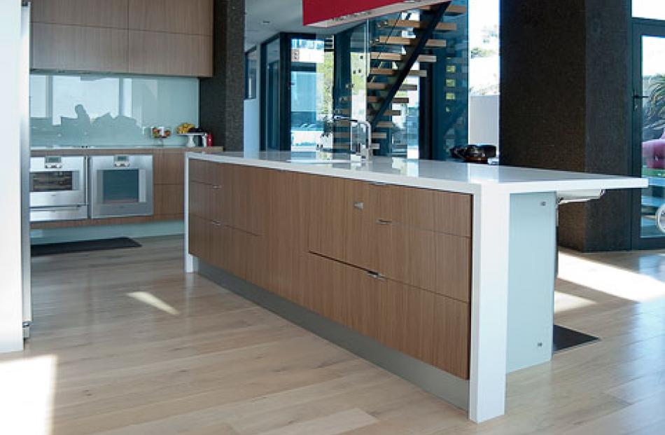 talented_kitchen_designers_from_trends_kitchens_4ef27aea22.jpg