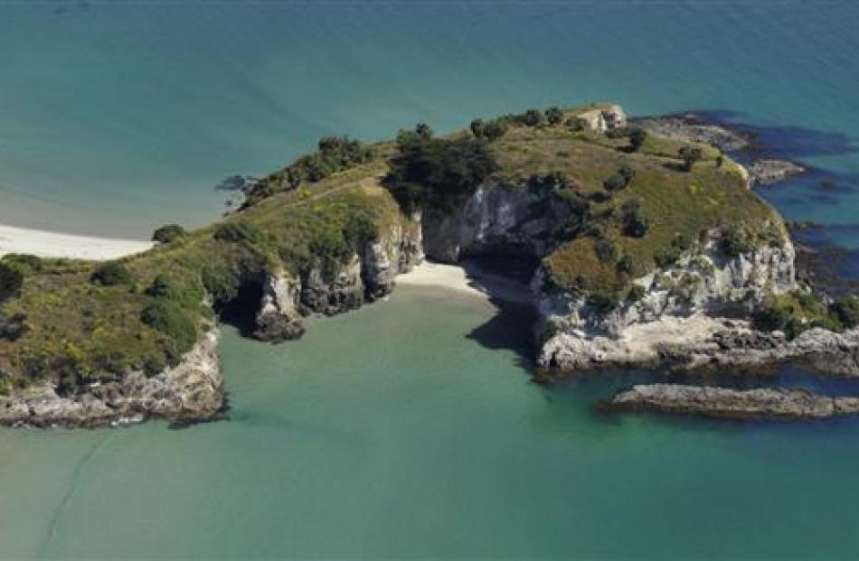 The Mapoutahi pa site, on the headland between Purakaunui and Blueskin Bay.