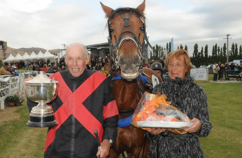 Keith and Lorraine Coutts with False Promise after winning the Roxburgh Cup.