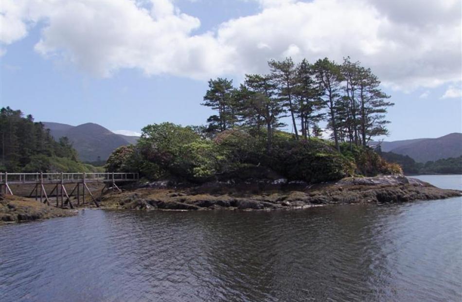 This view of an island at Derreen is a little reminiscent of Stewart Island.