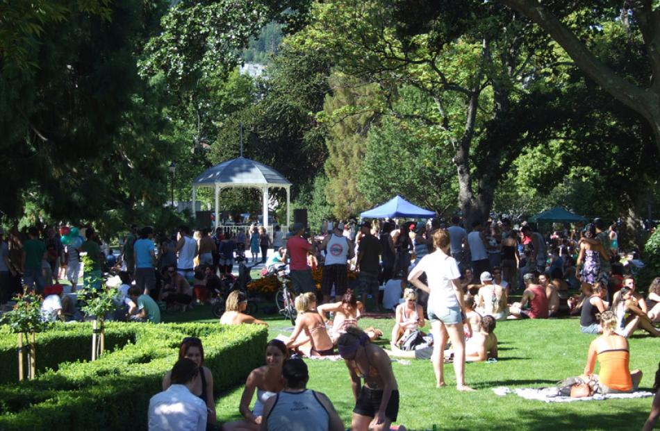 Queenstown crowds enjoy the town's first official Waitangi Day celebration. Photo by Joe Dodgshun.