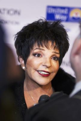 Singer Liza Minnelli arrives to attend a concert to raise funds for the United Way of New York...