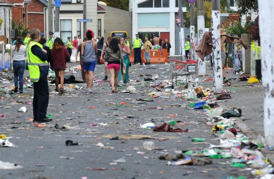 A messy Hyde St at 6pm on Saturday.
