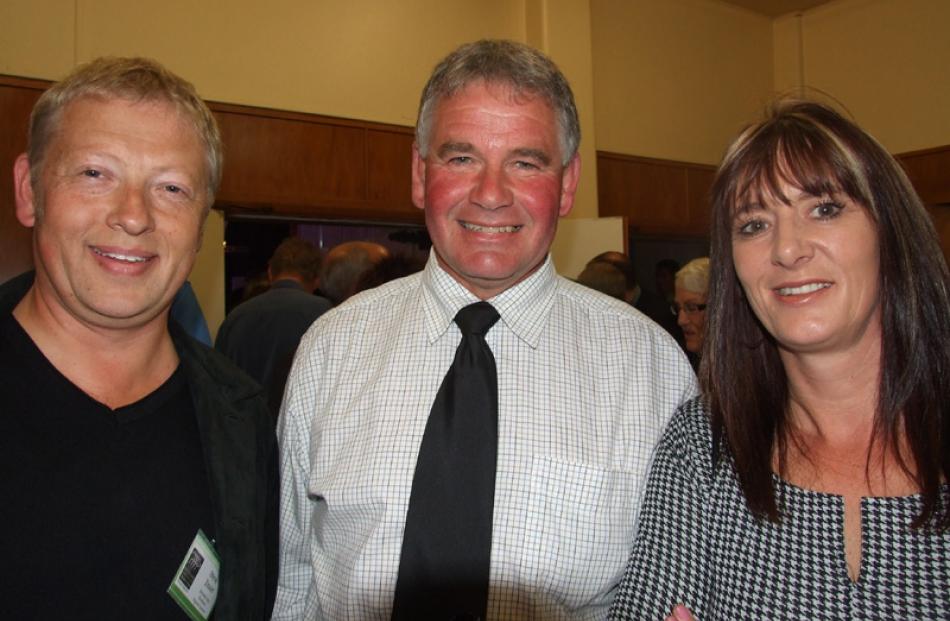 Steve Ensor, Jim Gouman, and Sally Ensor, all of Balclutha.