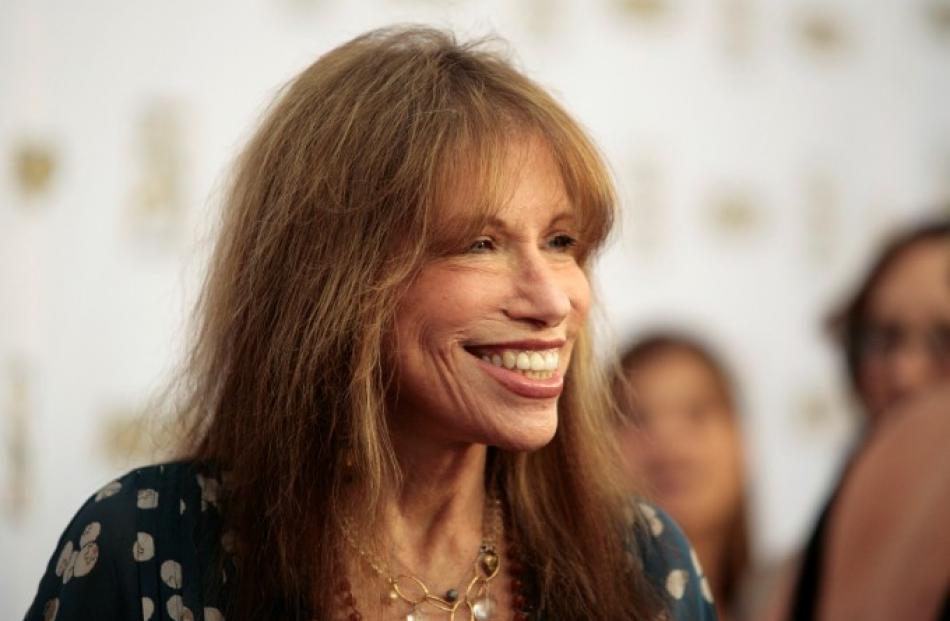 Singer Carly Simon arrives at the 29th Annual ASCAP Pop Music Awards in Hollywood, California....