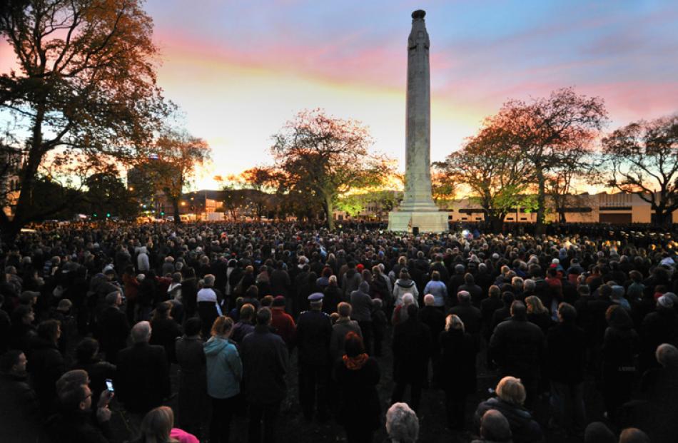 Sunrise over the Dunedin Cenotaph.