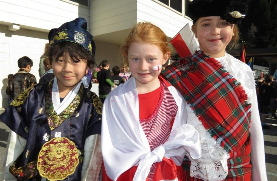 Davin Hong (7), Millie Banford (8) and Jorja Frewen (8).