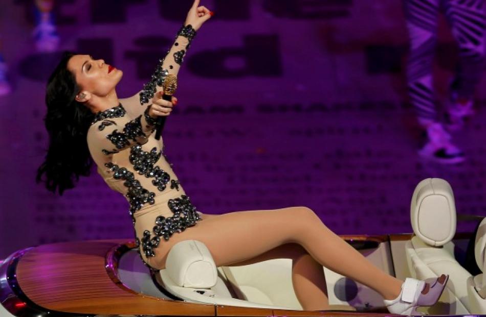 Singer Jessie J makes a dramatic entrance. REUTERS/Sergio Moraes