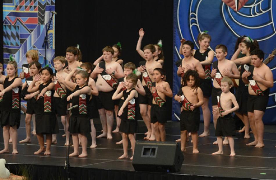 Strath Taieri School performs.