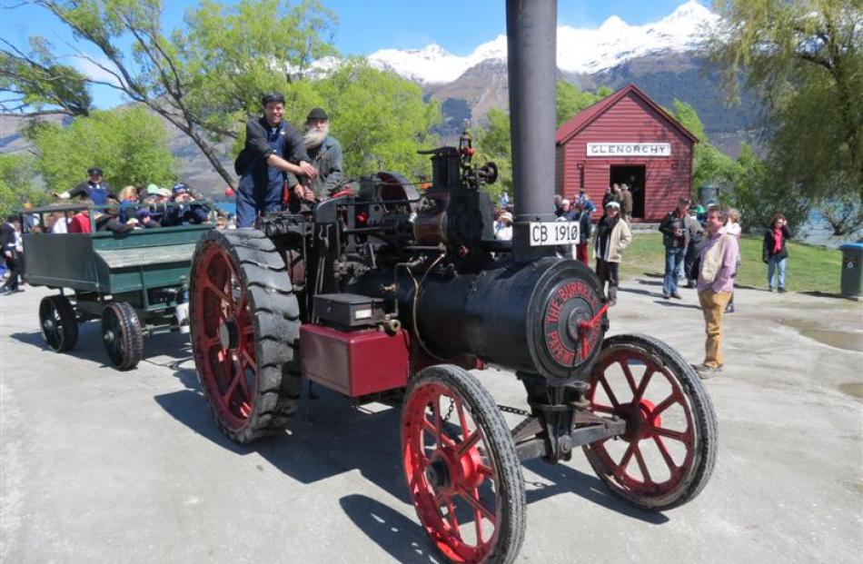 Young and young at heart went on joyrides courtesy of a vintage steam traction engine.