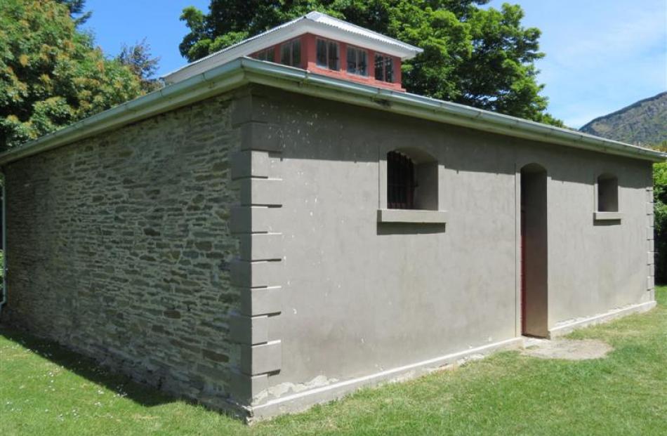 The schist jail building. Photos by James Beech.