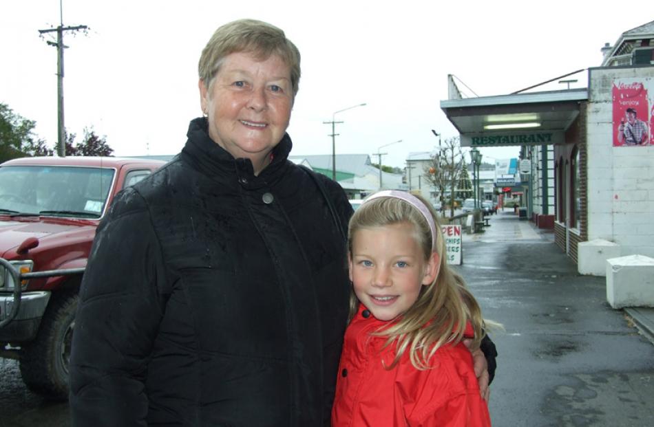 Lillian Campbell of Balclutha, and Ashleigh Campbell (9) of Gore.