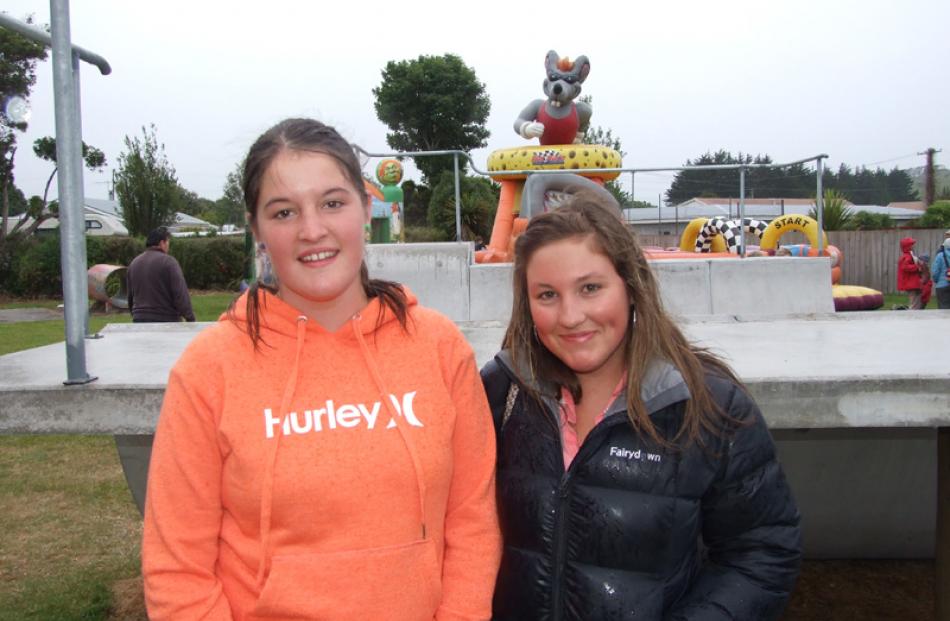 Sinead Clark (15), of Balclutha, and Jessie Clark (16), of Newhaven.