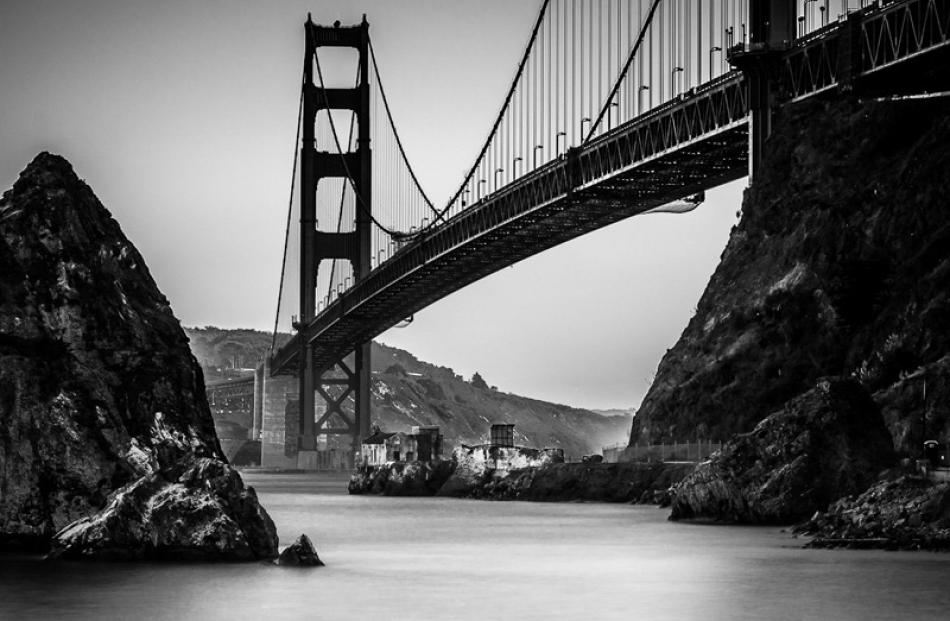 Open Prints

Honours:

Glenn Symon, Dunedin

'Golden Gate Bridge No 3'