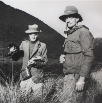 Dr Geoffrey Orbell (right) and Dominion Museum director Dr Robert Fallar.