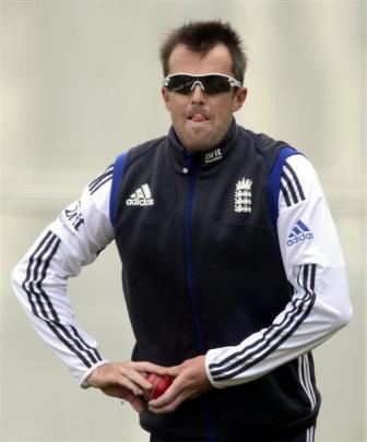 England spinner Graeme Swann trains at the University Oval on Monday.