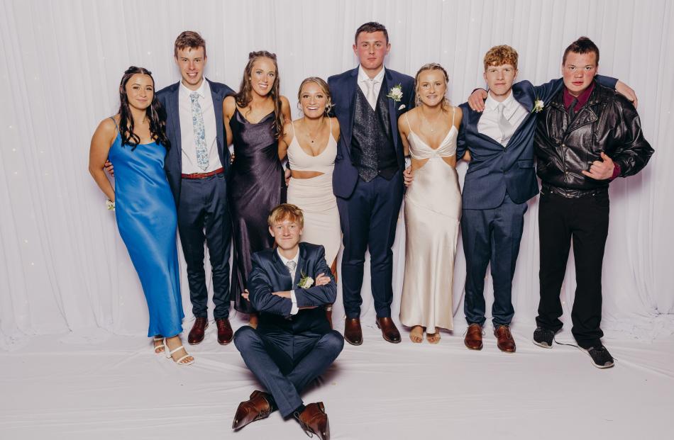 Lilly Mayhew, Ben O’Sullivan, Lily Wickham, Paige Hacquoil, Thomas Cochrane, Georgia Hawkins,...