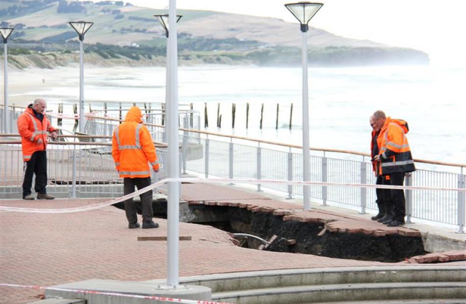 St Clair Beach after the 5am high tide. Photo by Debs MacLeod