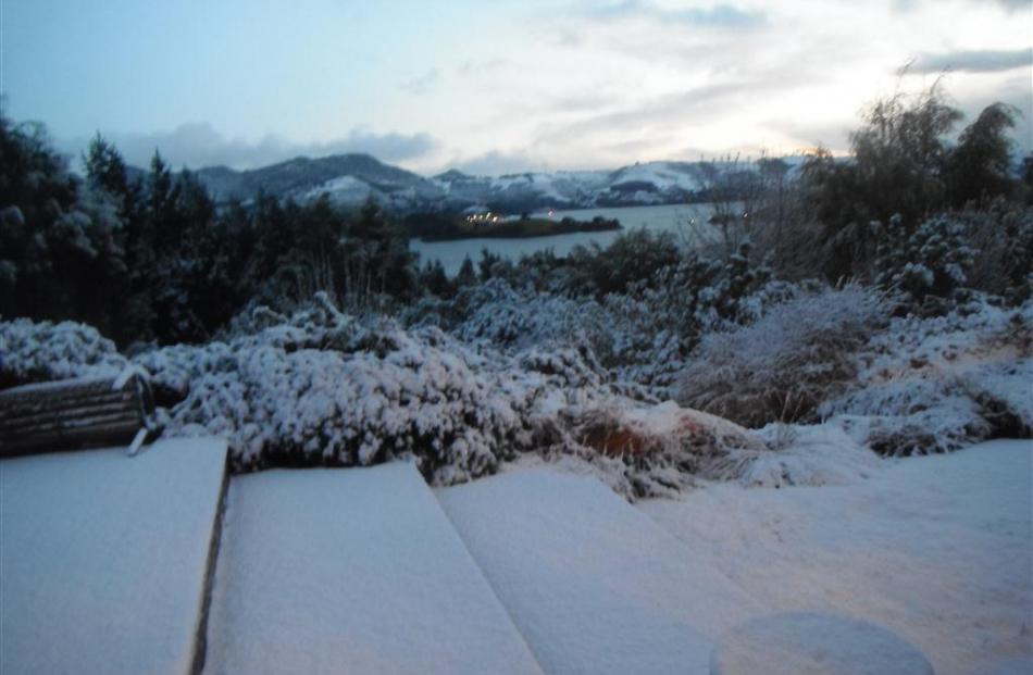 Snow at Portobello. Photo by G and D Powell