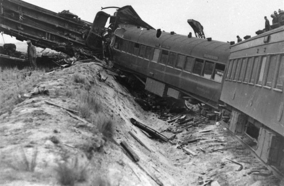 An image from the Hyde railway disaster, in which 21 people died in 1943.