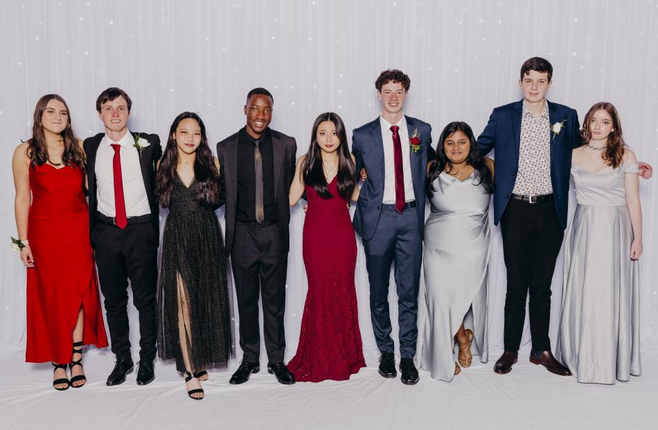 Chloe Farr, Jake Millar, April Gamao, Munyaradzi Mharakurwa, Melanie Noquilla, Cole Phillips,...