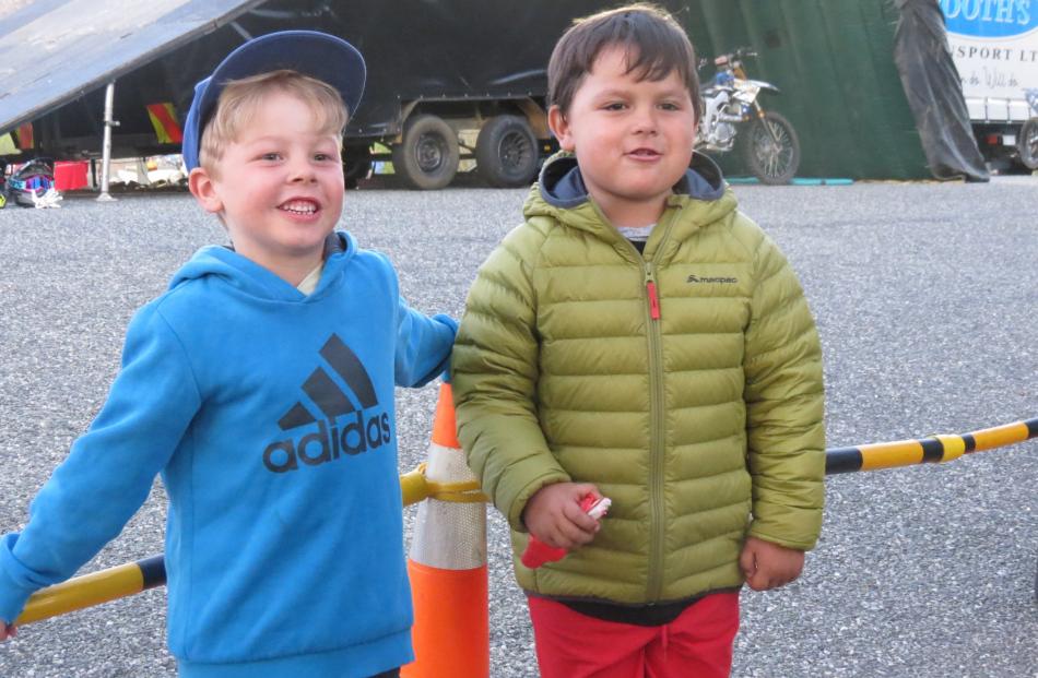 Archie Jackson (5) and Mason Gilbert (5), both of Alexandra.