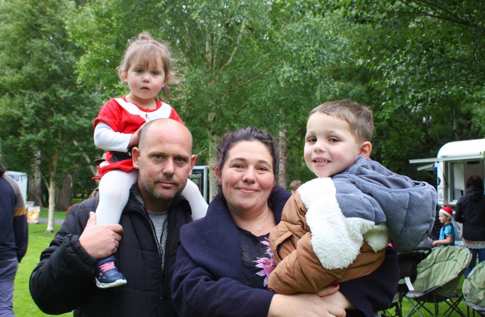 Oakleigh (2), Tim, Leanne and Bryden (3) Colvin, all of Invercargill.