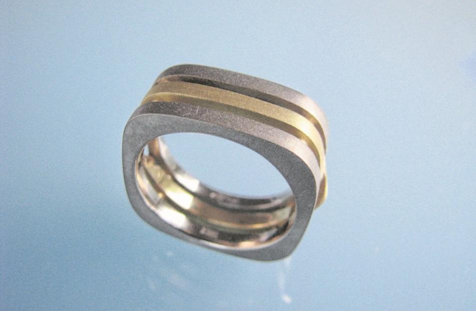 Sandblasted 18ct yellow and white gold ring by Chris Idour.