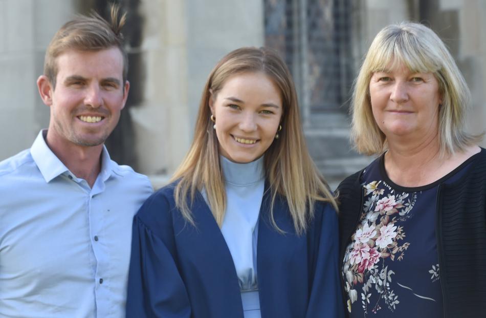 Shaun Bracegirdle, Tracey Bolton and Suzy Bolton, all of Taranaki.