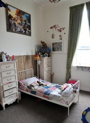 5-year-old Nova's bedroom.
