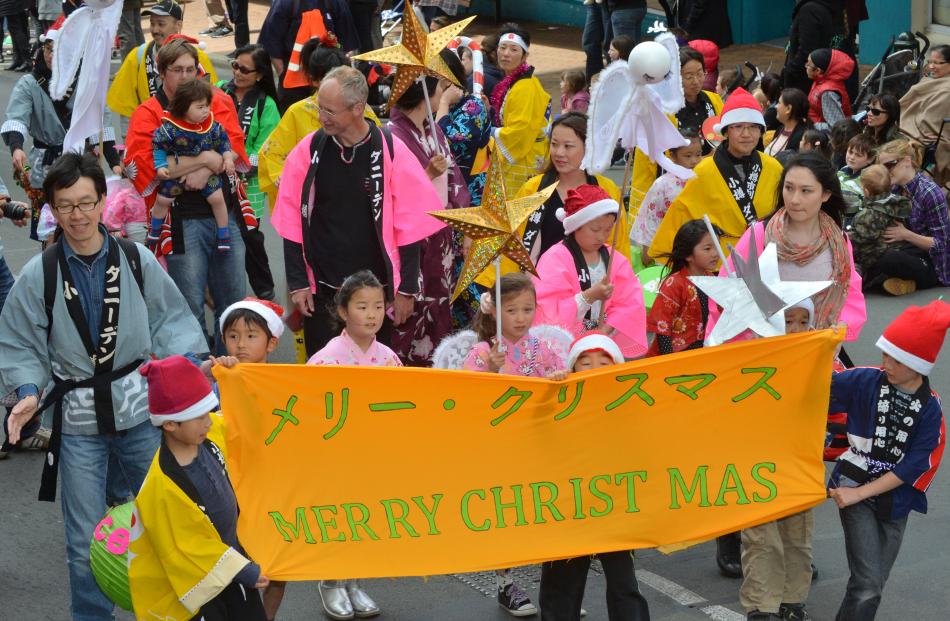 Three Dunedin Japanese societies - Otaiko, Sister City Society and Kodomokai - in the parade.