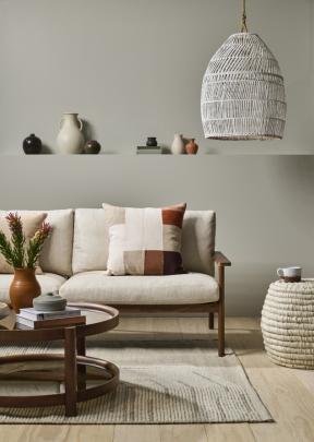 Neutrals and earth tones combine together in this room with ease to create a grounding space...