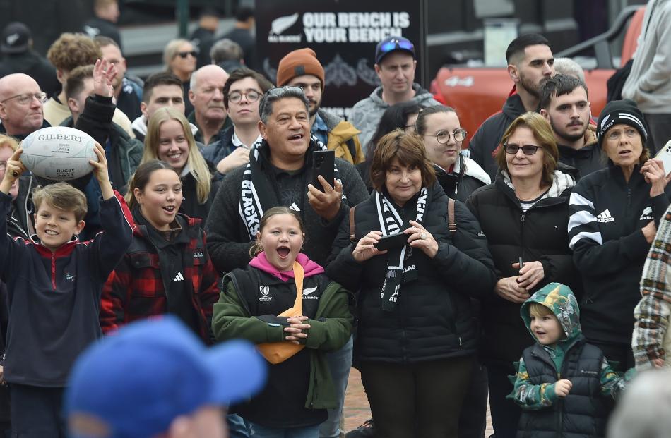 Rugby fans turned out to welcome the  All Blacks to Dunedin. 