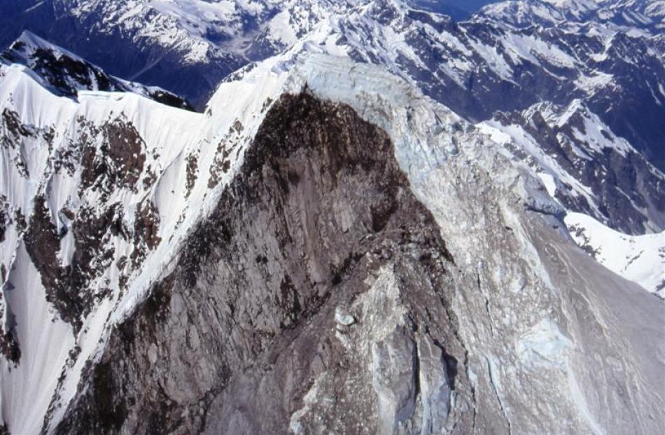 This huge slip on Mt Cook, which occurred in 1991, has  affected the overall height of the mountain.